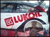 Margus Murakase võistlusauto tehnilises hoolduses pärast kolme kiiruskatset. (14.06.2003) rally.ee
