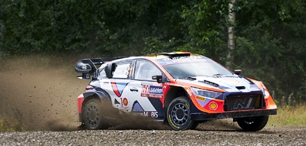 Thierry Neuville ja Martijn Wydaeghe Soome MM-rallil. Foto: Hyundai Motorsport